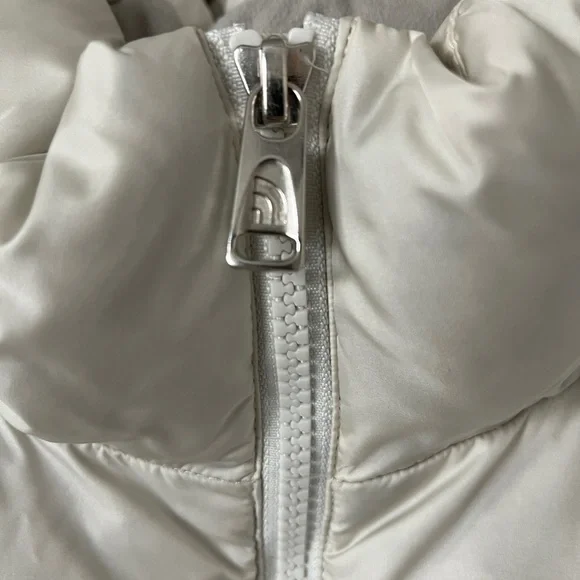 The North Face women’s cream 550 down filled parka size Small - Picture 6 of 15